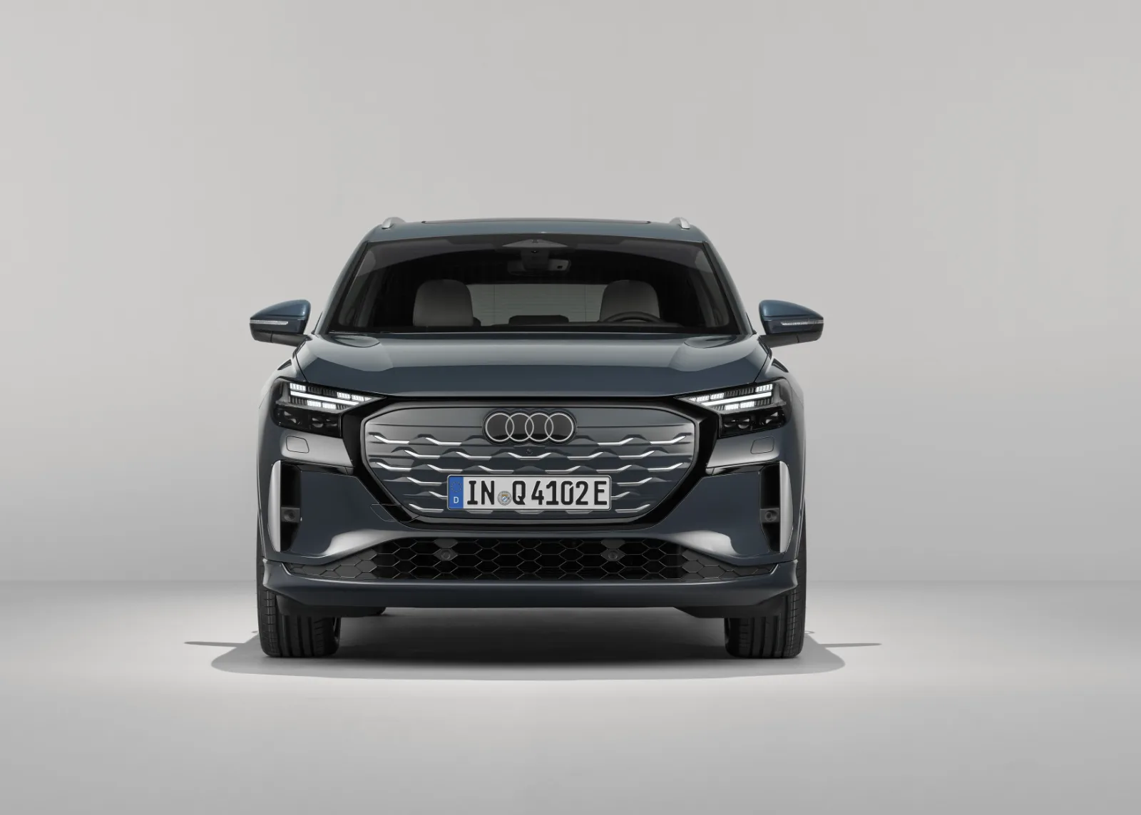 Nærbilde av den omformede Singleframe-grillen på Audi Q4 e-tron